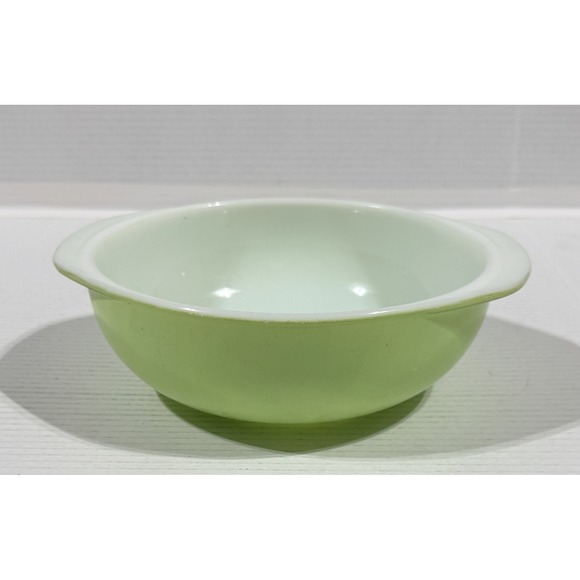 Pyrex Other - PYREX 024 - VTG Casserole Bowl Lime Green Milk Glass - Made in USA - 2qt - 9"